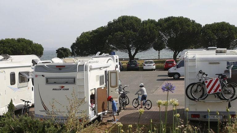 De autocaravanas, chiringuitos e futuro