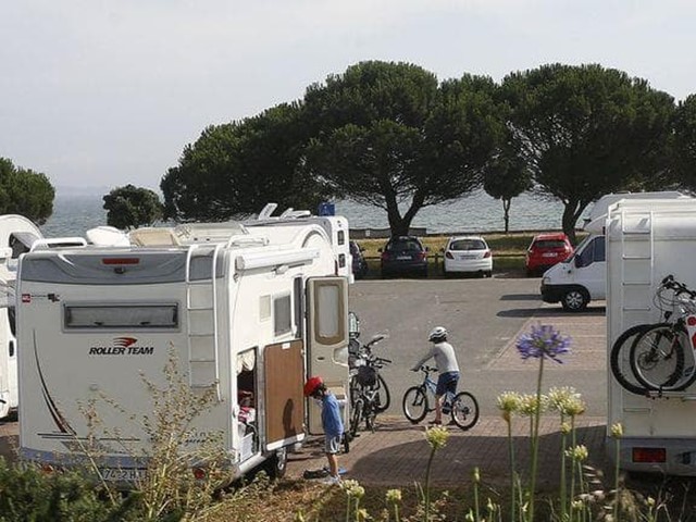 De autocaravanas, chiringuitos e futuro