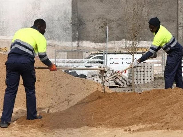 Dos negros polas corredoiras